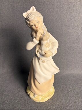 Vintage Eaton Tengra Porcelain “Girl with Lamb” 1970’s Figurine,  Made in Spain